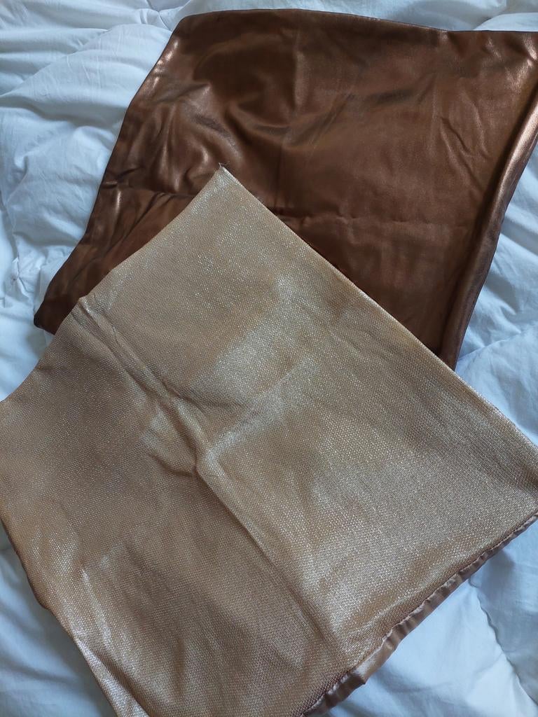 Lot de 2 housses de coussins dorés, Enlèvement ou Envoi