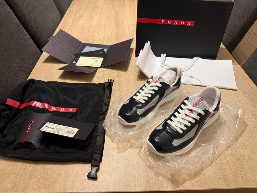 Prada schoenen. Nieuw, Ophalen, Wit, Nieuw, Sneakers
