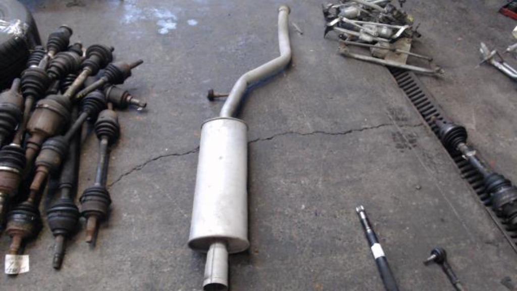 Silencieux intermédiaire Peugeot 206 cc 2.0i 100kw 2000-2007, Auto-onderdelen, Uitlaatsystemen, Peugeot, Gebruikt, Ophalen of Verzenden