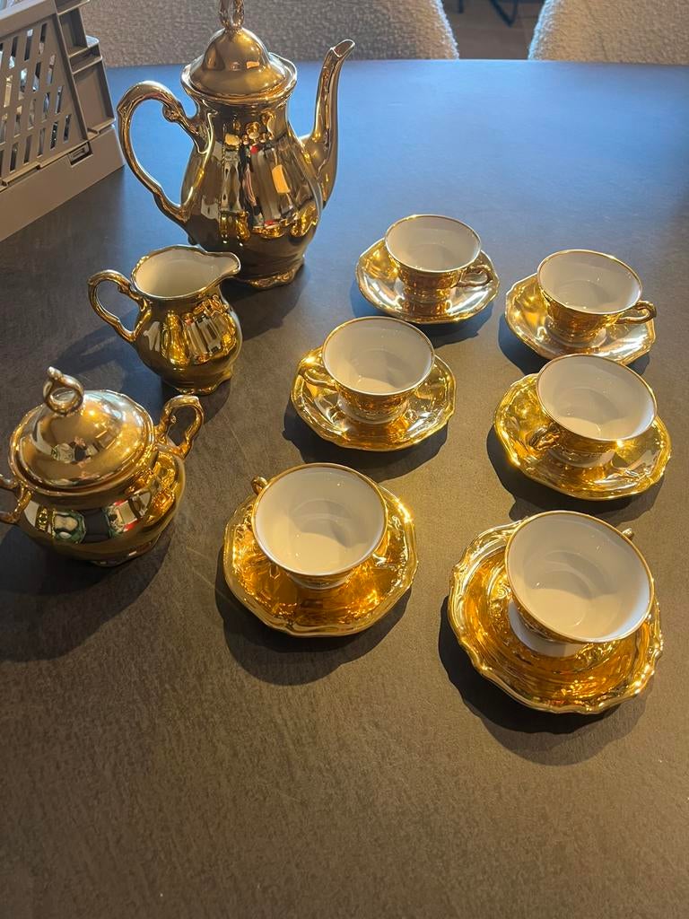 Complete Bavaria theeset goud, Enlèvement