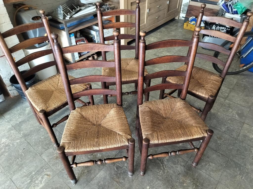 5 Eiken stoelen in landelijke stijl, Huis en Inrichting, Ophalen of Verzenden