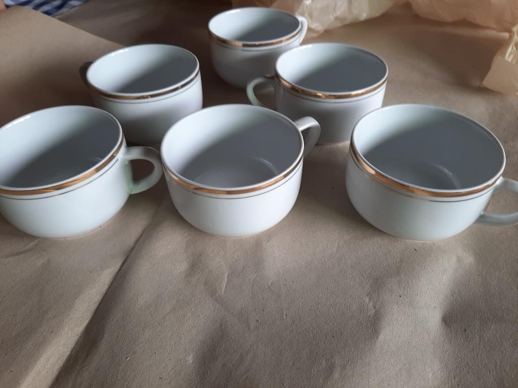 Set van  6 tassen "KAHLA" met ondertassen " COLDITS" GDR, Antiek en Kunst, Ophalen