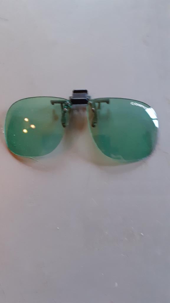clip solaire vert pour lunette de vue, Enlèvement ou Envoi, Utilisé, Vert, Lunettes de soleil