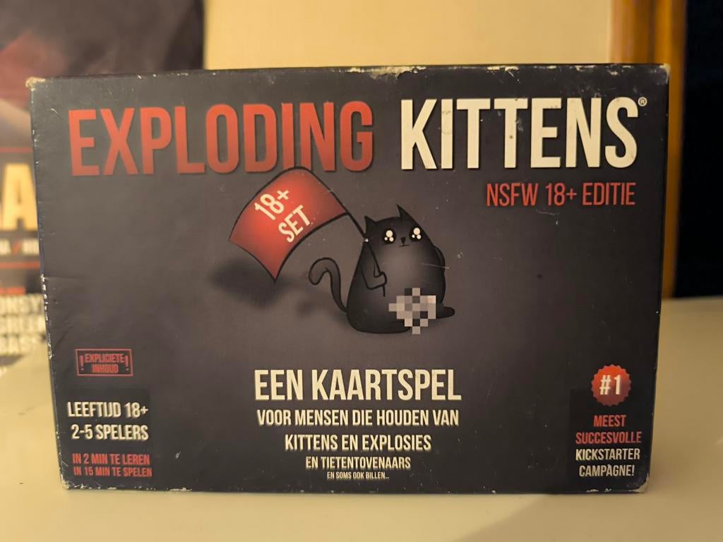 Exploding Kittens nsfw 18+ editie, Ophalen of Verzenden, Zo goed als nieuw