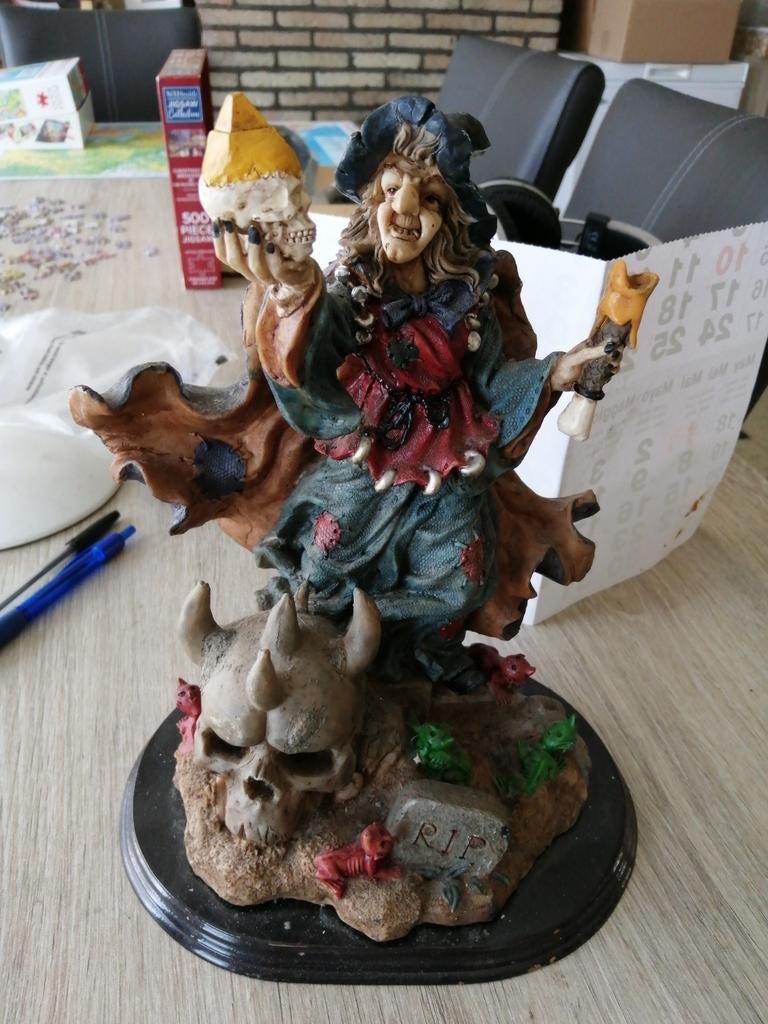 Belle sorcière de 30 cm de haut, Collections, Enlèvement ou Envoi, Comme neuf, Fantasy