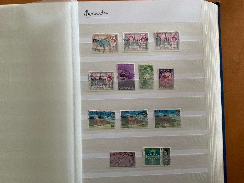 Timbres Bermuda, Enlèvement