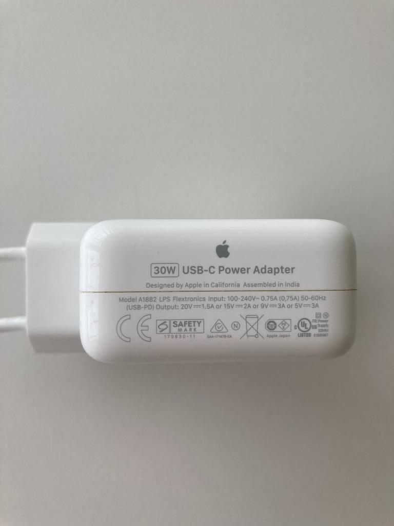 adaptor 30 W USB-C Apple, Computers en Software, Ophalen, Zo goed als nieuw
