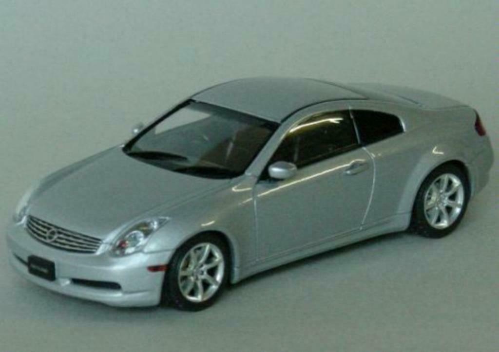 1:43 J-Collection Nissan Skyline 350 GT RHD silver Infinity, Enlèvement ou Envoi, Utilisé, Voiture, Autres marques
