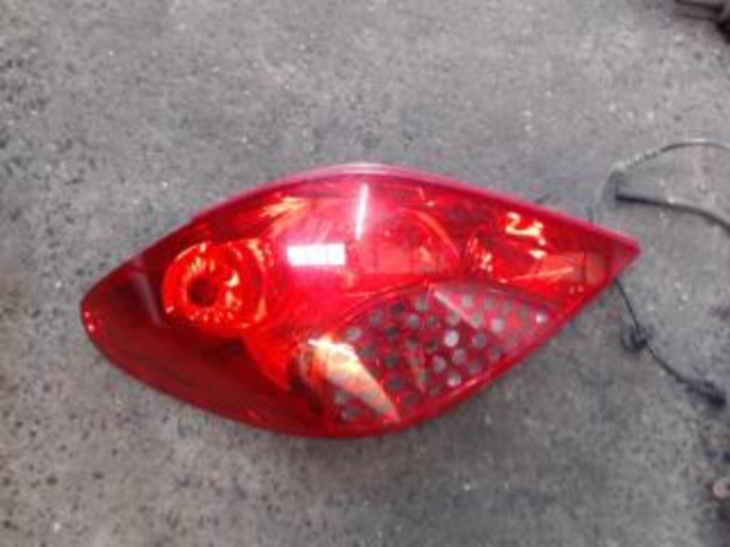 Feu arrière gauche Peugeot 207 2006-2013 LP/14333, Enlèvement, Utilisé, Peugeot