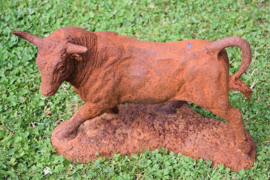 GEPATINEERDE GIETIJZEREN STIER, Tuin en Terras, Tuinbeelden, Ophalen of Verzenden, Gebruikt, Overige materialen, Dierenbeeld