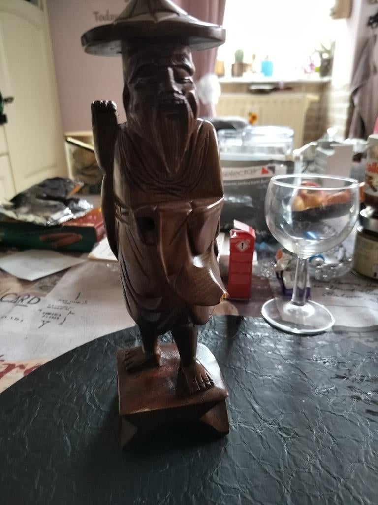 Houten beeldje, Enlèvement