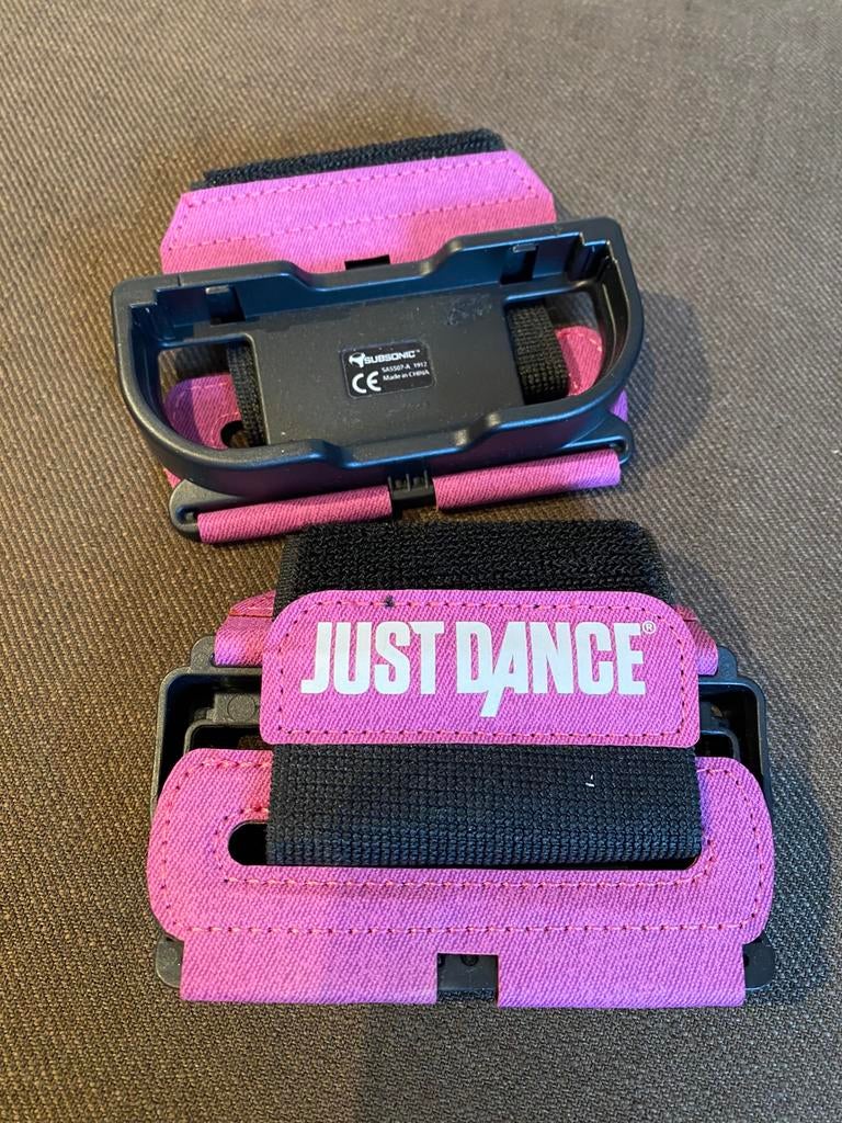 Manchette Switch pour mannette, Consoles de jeu & Jeux vidéo, Jeux | Nintendo Switch, 2 joueurs, Enlèvement, Neuf, À partir de 3 ans