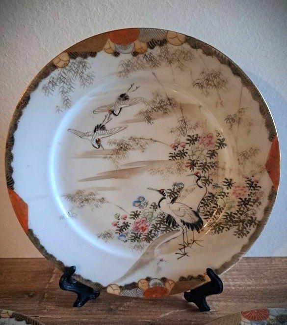 6 assiettes en Kutani XIXme Japon signées, Enlèvement ou Envoi