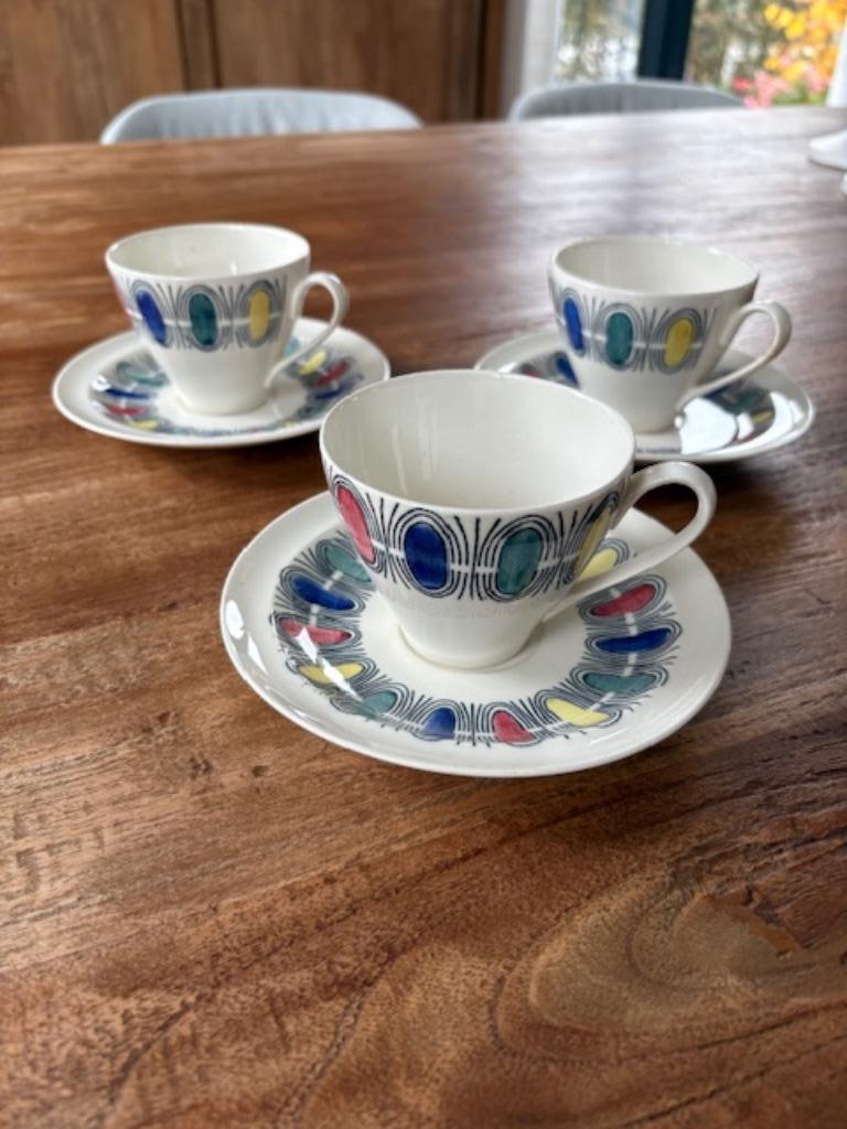 3 kopjes en schotels, Ophalen of Verzenden, Zo goed als nieuw, Kop(pen) en/of Schotel(s)