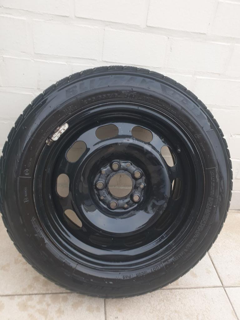 Vier stalen velgen met winterbanden, voor bmw x1 enz.....,, Enlèvement, Pneus hiver, Pneu(s)