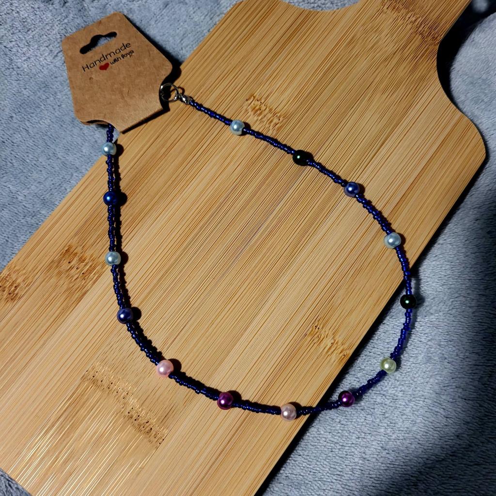 ketting zilverkleurig met mooie kraaltjes, Bijoux, Sacs & Beauté, Colliers, Envoi, Neuf, Bleu, Autres matériaux