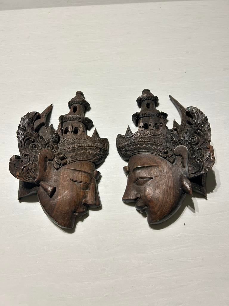 2 volledig uitgebeitelde hoofden in Wenge hardhout uit Bali, Ophalen