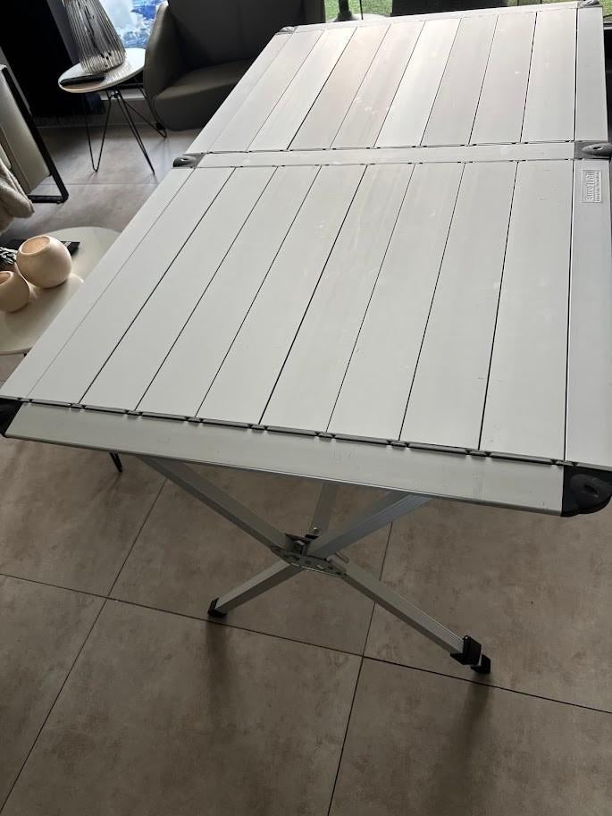 kampeer tafel, Enlèvement, Utilisé
