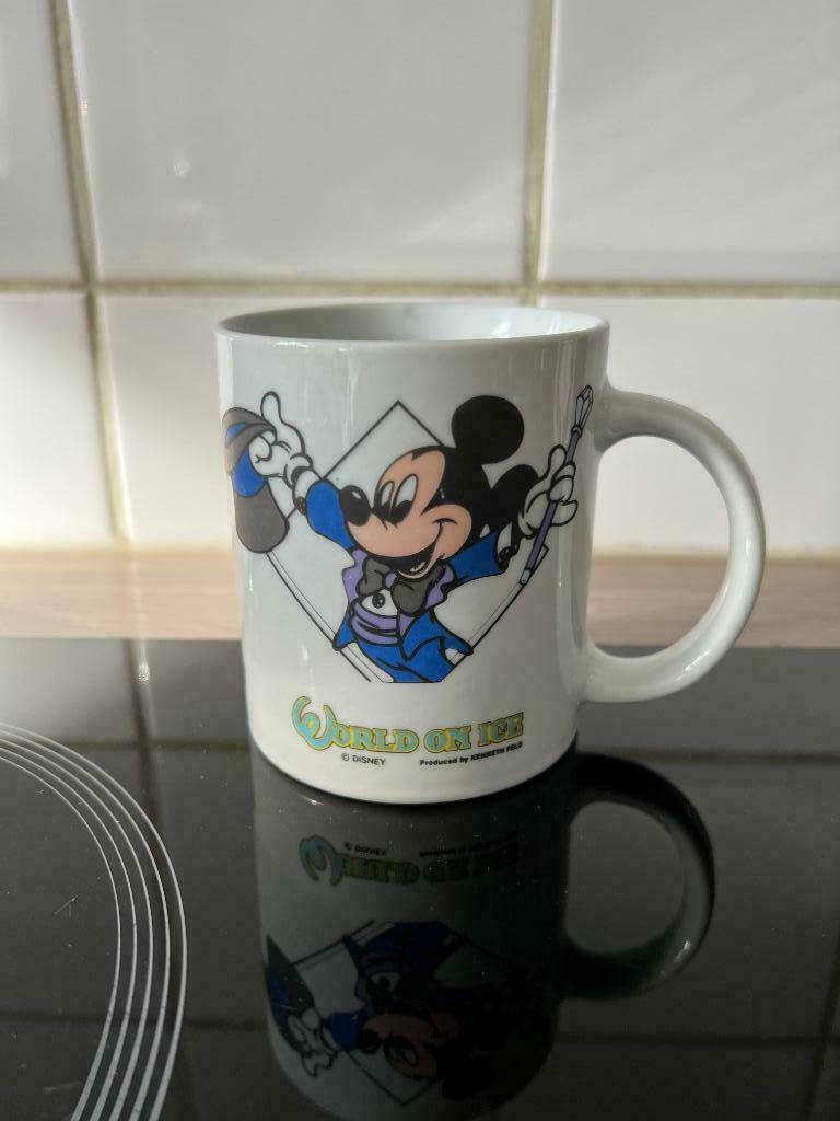 Tasse Mickey World on Ice - Renault 1995, Verzamelen, Disney, Gebruikt, Servies, Mickey Mouse, Ophalen of Verzenden