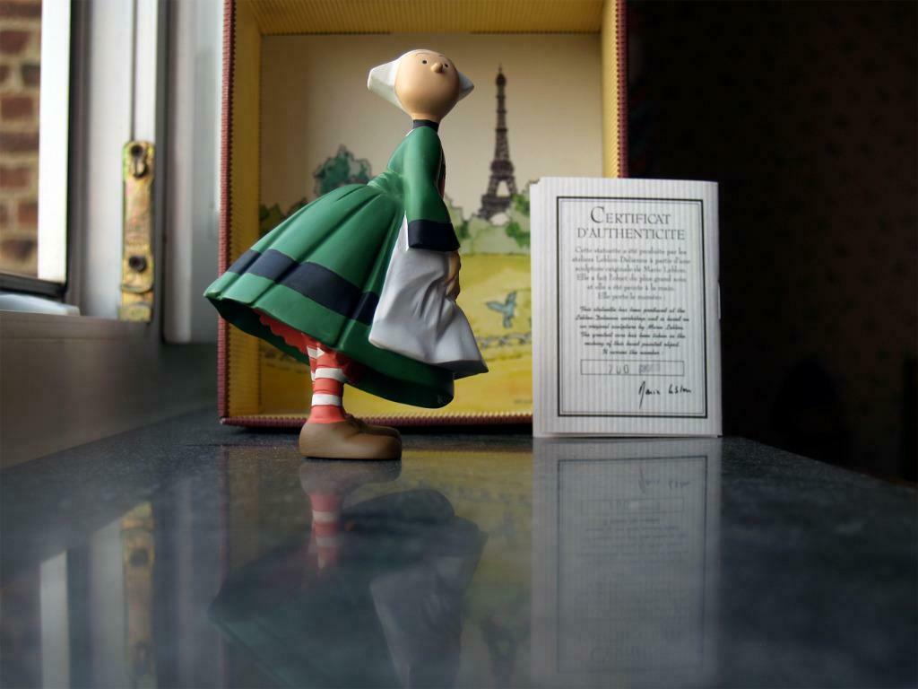 Bécassine devant la Tour Eiffel, Collections, Personnages de BD, Utilisé, Statue ou Figurine, Autres personnages, Enlèvement ou Envoi