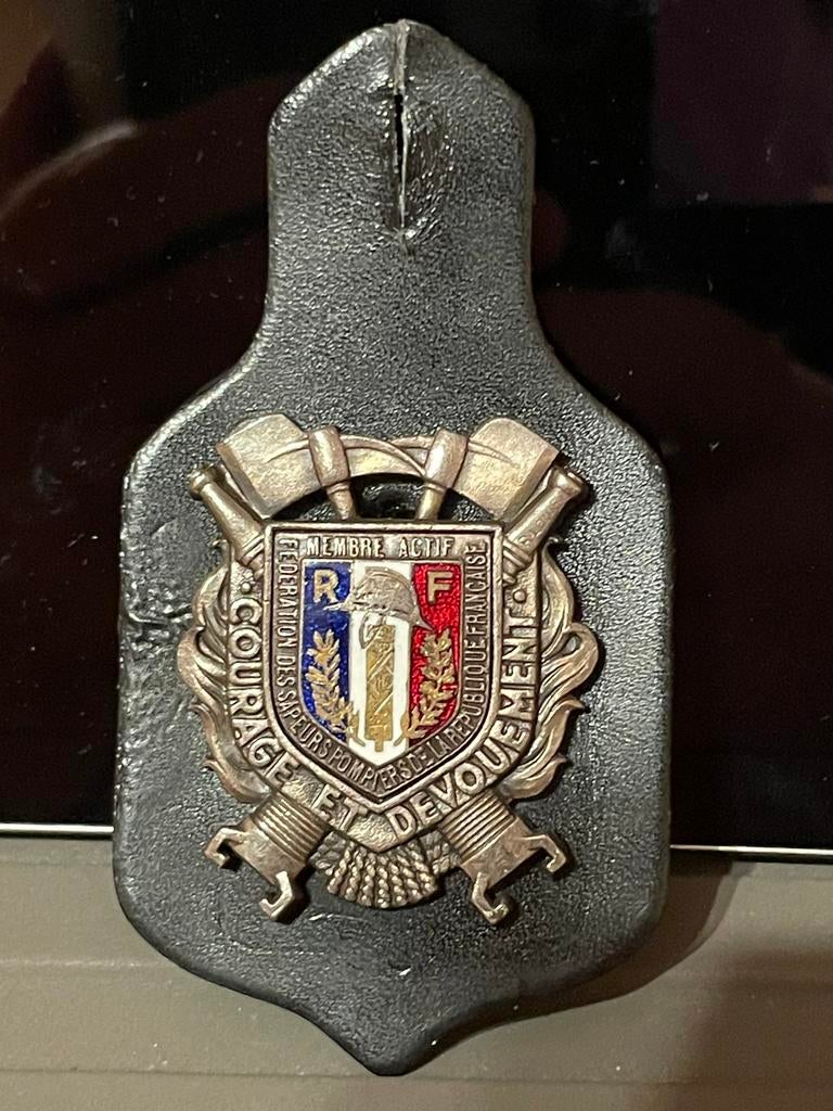 Pompiers France  breloques / pucelle 🇫🇷, Comme neuf, Insigne ou Pin's