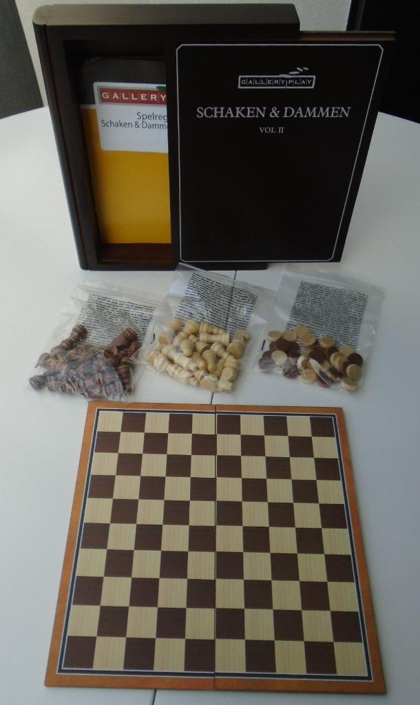 LUXE SCHAAK EN DAMMEN SPELLEN BOX HOUTEN KIST Nieuw, Een of twee spelers, Ophalen of Verzenden, Nieuw, Reisspel