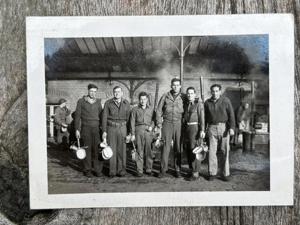 US WW2 foto 740th Railway Operating Battalion in Antwerpen, Verzamelen, Ophalen of Verzenden