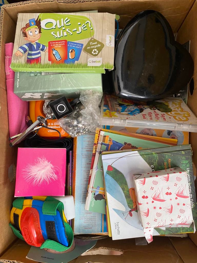 Volle bananendoos allerlei, Diversen, Rommelmarktspullen, Ophalen, Zo goed als nieuw