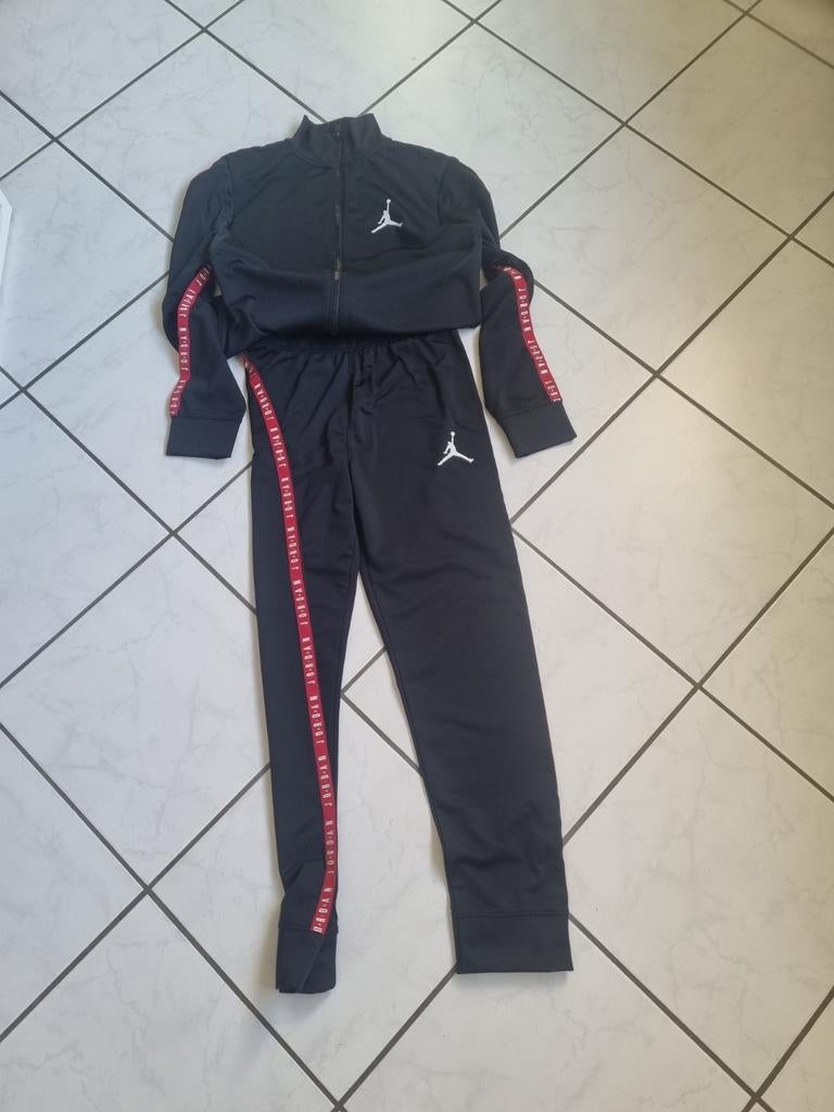 Training jordan, Enlèvement ou Envoi, Comme neuf