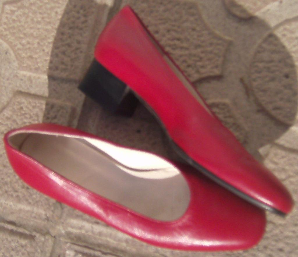 Chaussures en CUIR  ROUGE Made In Italy Pointure 36, Rouge, Enlèvement ou Envoi, Comme neuf, Chaussures basses