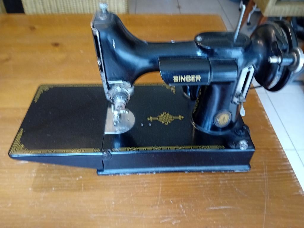 Machine à coudre Singer 221K1 vintage, Enlèvement
