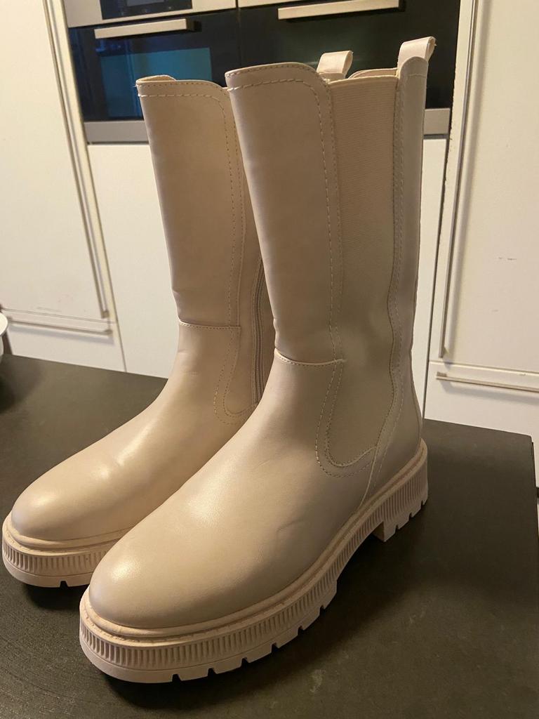Dameslaarzen / botten, Ophalen, Zo goed als nieuw, Beige