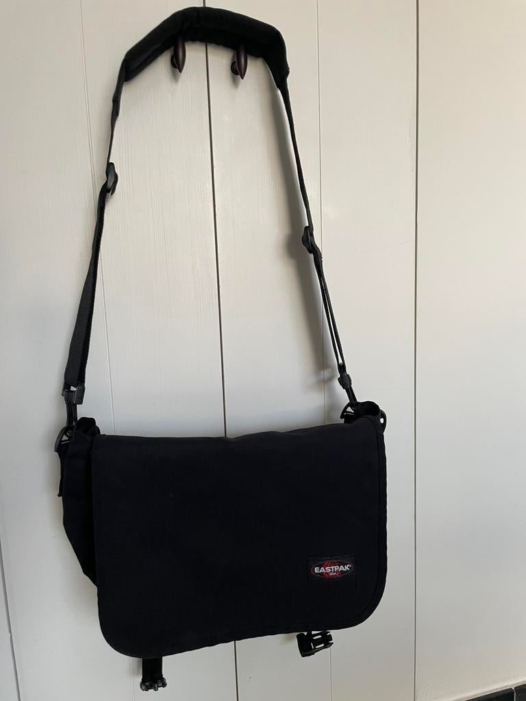 Eastpak schoudertas, Ophalen, Zo goed als nieuw