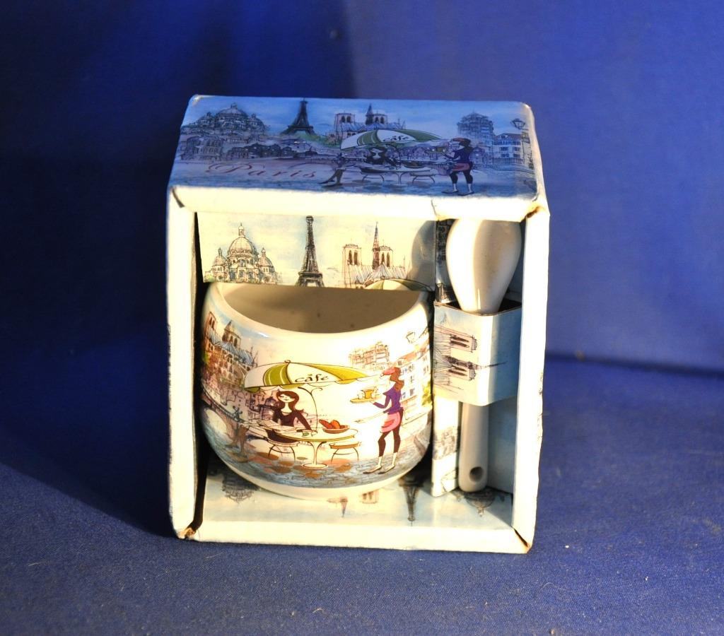 tasse de collection avec sa cuillère paris, Enlèvement ou Envoi, Comme neuf