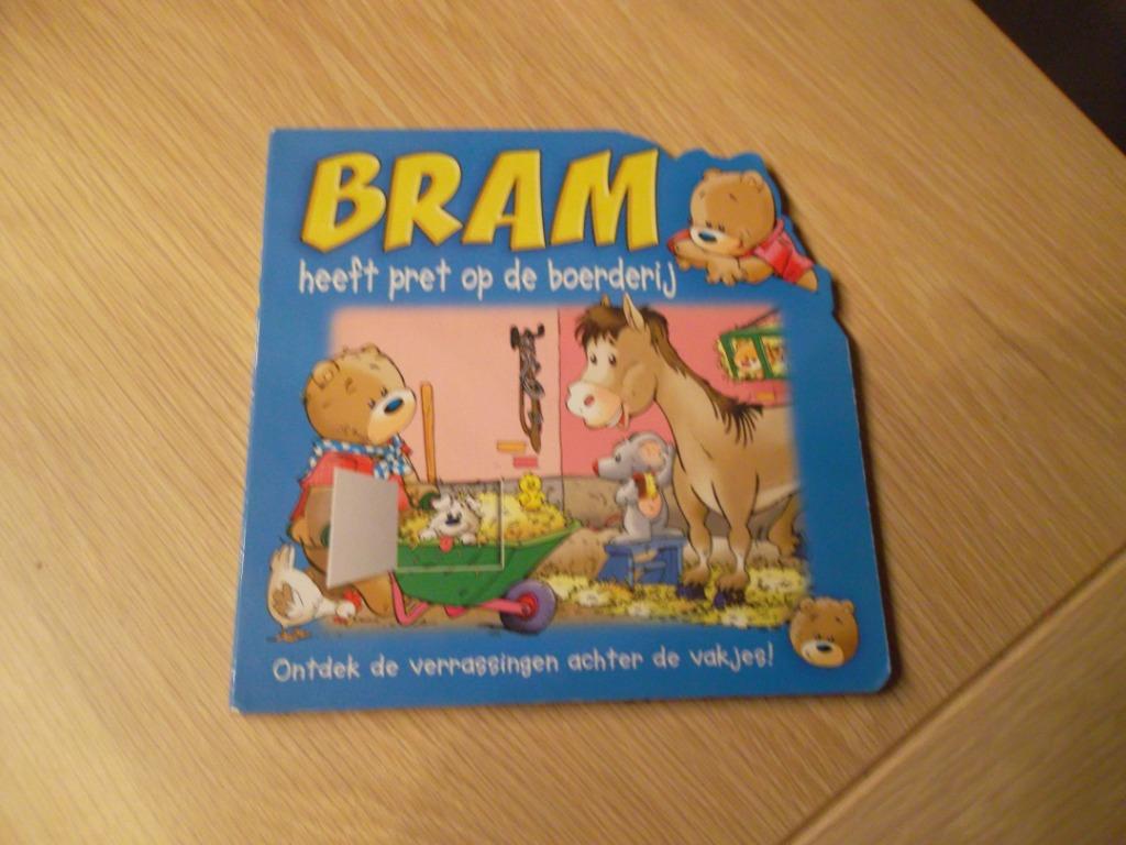 BRAM heeft pret op de boerderij, Ophalen of Verzenden, Zo goed als nieuw, 2 tot 3 jaar, Uitklap-, Voel- of Ontdekboek