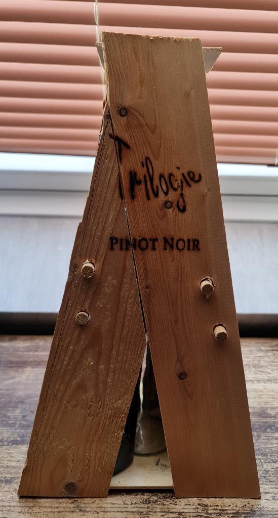 3 Flessen pinot noir - Trilogie in hout (leeg), Verzamelen, Ophalen of Verzenden, Gebruikt, Overige typen