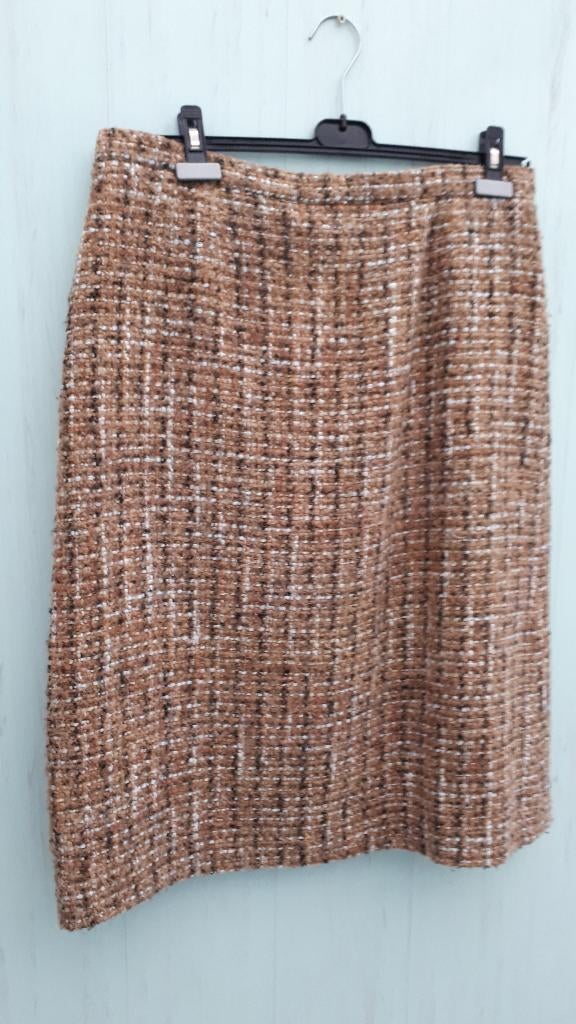 Belle jupe taille 46, Vêtements | Femmes, Enlèvement