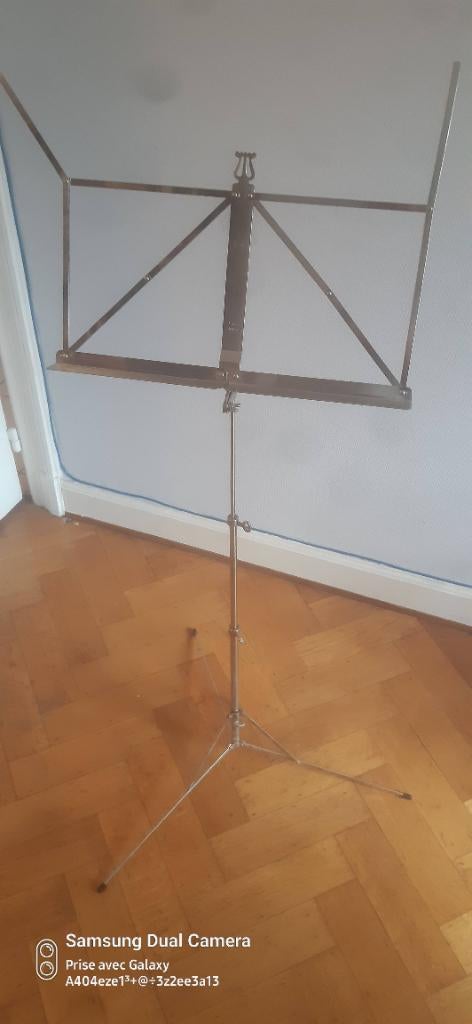 Pupitre a partitions K&M germany tbe, Musique & Instruments, Enlèvement, Pied