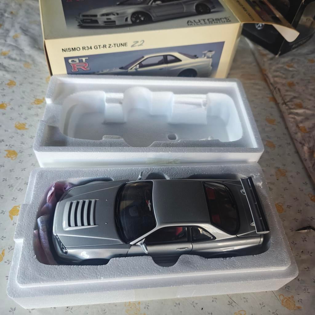 Nissan Skyline r34 autoart, Hobby en Vrije tijd, Modelauto's | 1:18, Ophalen of Verzenden, Zo goed als nieuw, Autoart