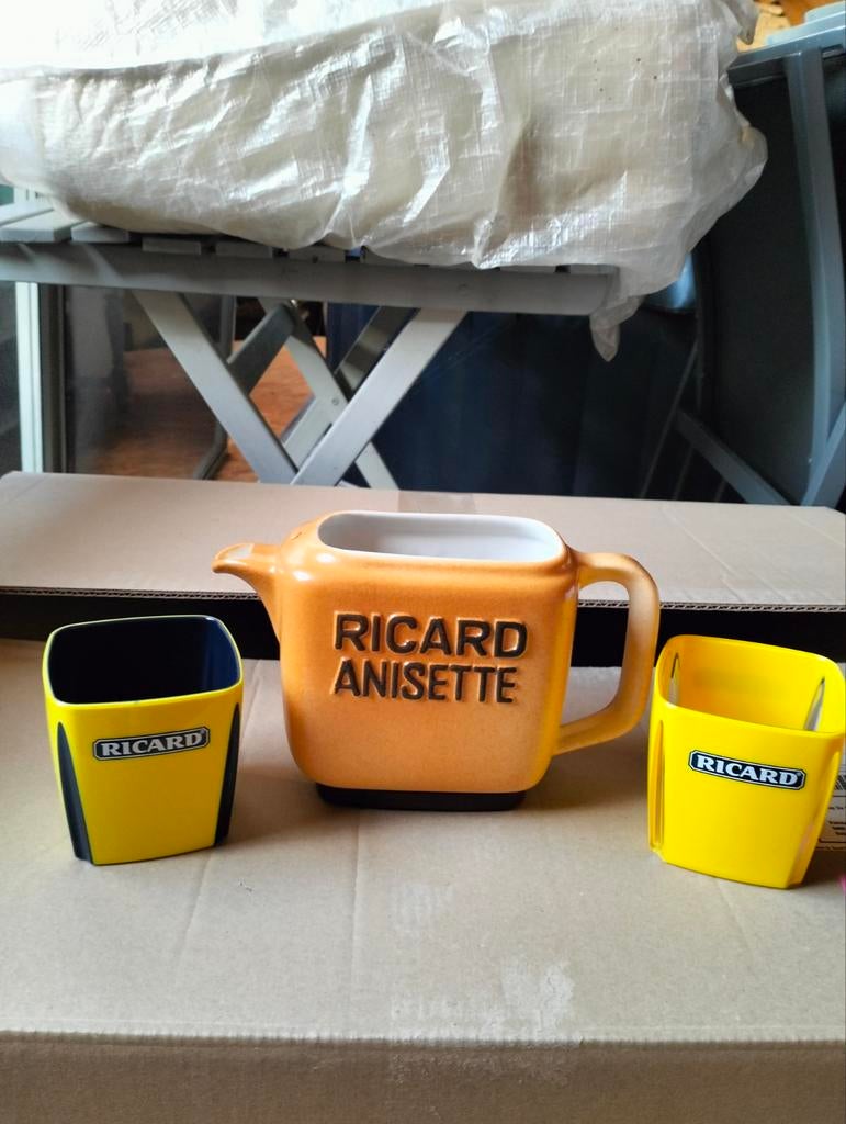 Carafe et plateaux à glace Ricard, Enlèvement