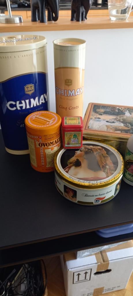 lot de 9 boîtes métalliques et 1 flacon à bière., Enlèvement, Utilisé