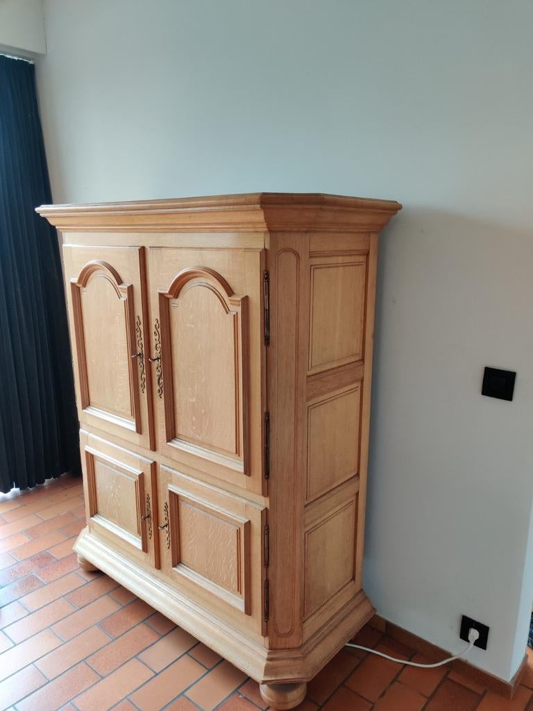 Antieke drankkast, Ophalen