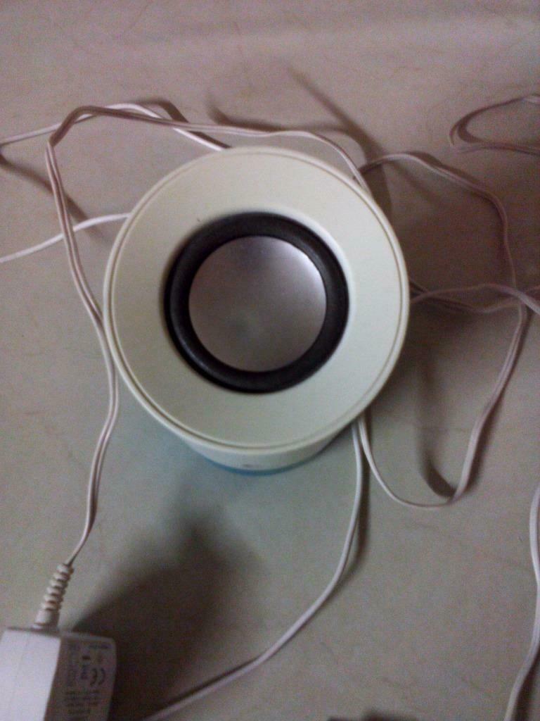 SPEAKER LOGITECH., Enlèvement ou Envoi, Utilisé