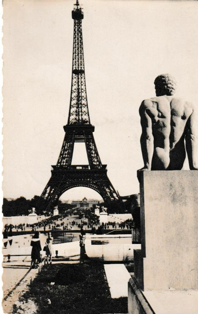 PARIS LA TOUR EIFFEL 1948, Ophalen of Verzenden, 1940 tot 1960, Gelopen, Frankrijk