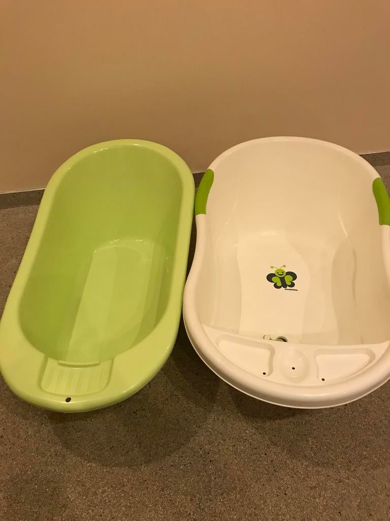 Te koop 2 baby badjes, Zo goed als nieuw, Badje, Standaard, Ophalen