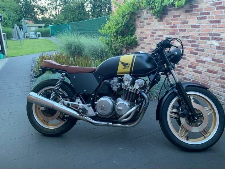 Honda bol dor, Motoren, Ophalen, Gereviseerd