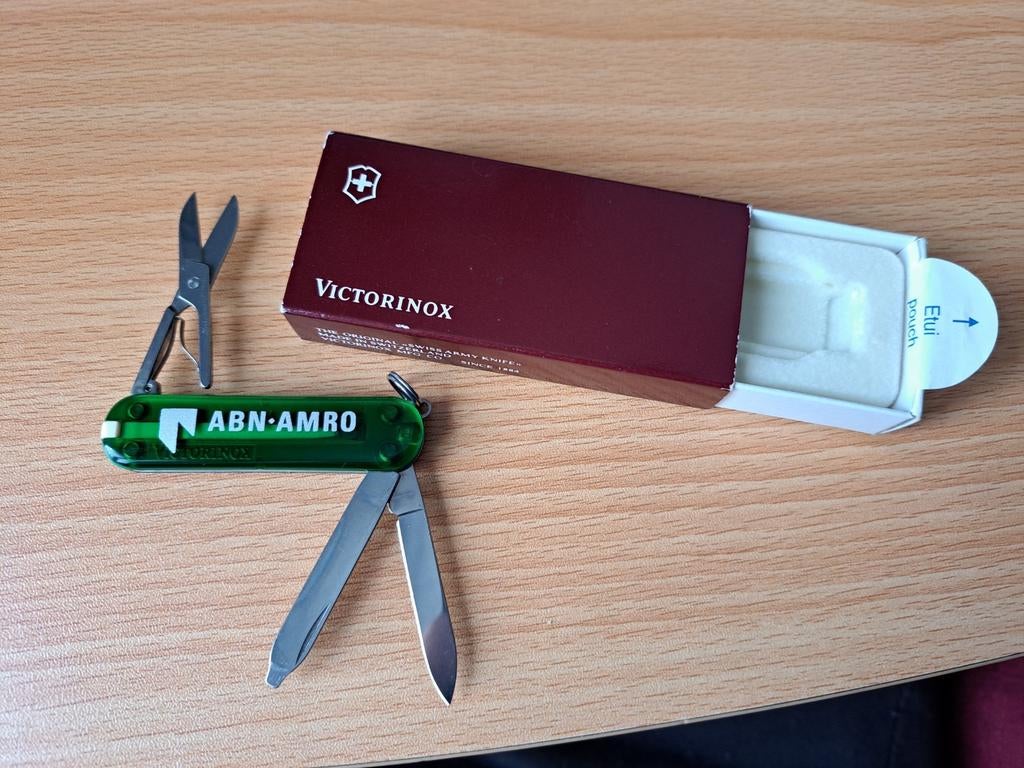 VICTORINOX, état neuf d'origine, Collections, Enlèvement ou Envoi, Neuf