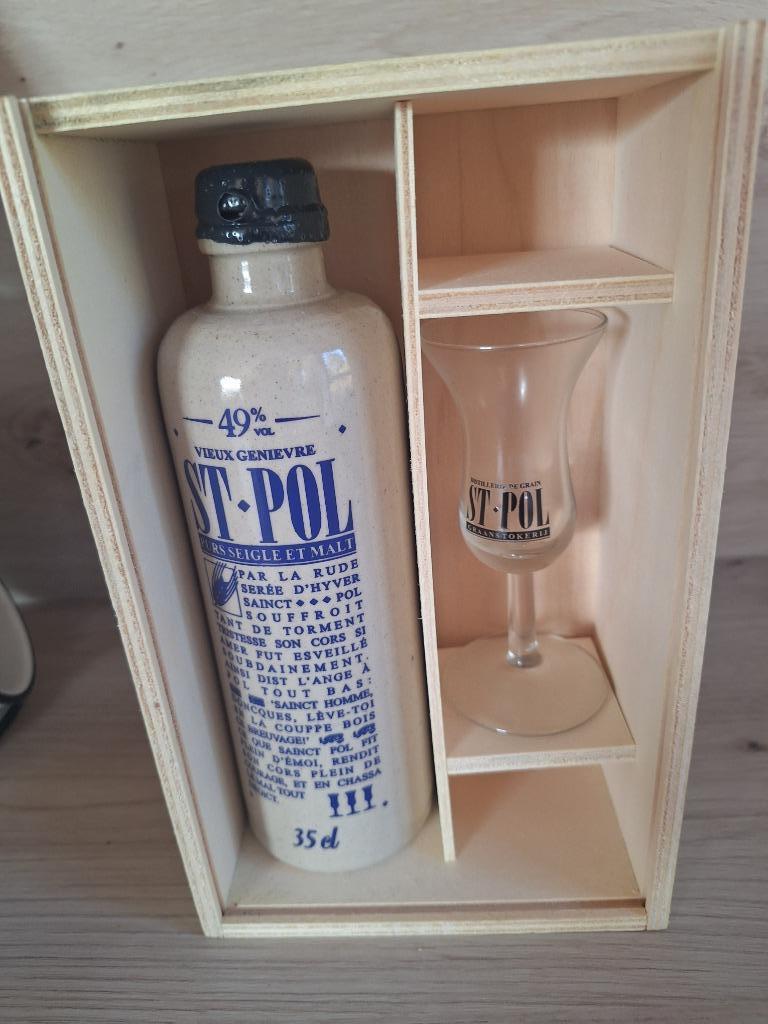Coffret bouteille vieux genièvre avec un verre., Collections, Vins, Neuf, Enlèvement ou Envoi, Pleine, Autres types