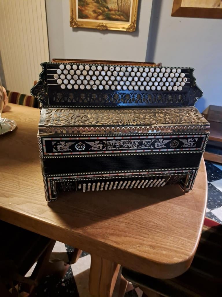 Voormalig accordeon van Antoine Boland, Ophalen