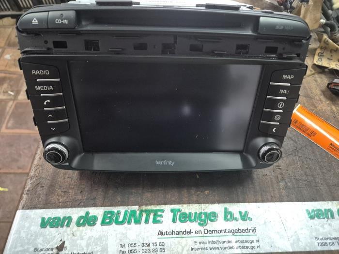 Navigatie Systeem van een Kia Sorento, Ophalen of Verzenden, 3 maanden garantie, Gebruikt, Kia